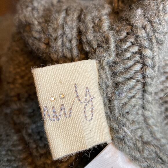 Hanii Y Gray Wool crocheted asymmetrical wrap sweater size large - Picture 7 of 9